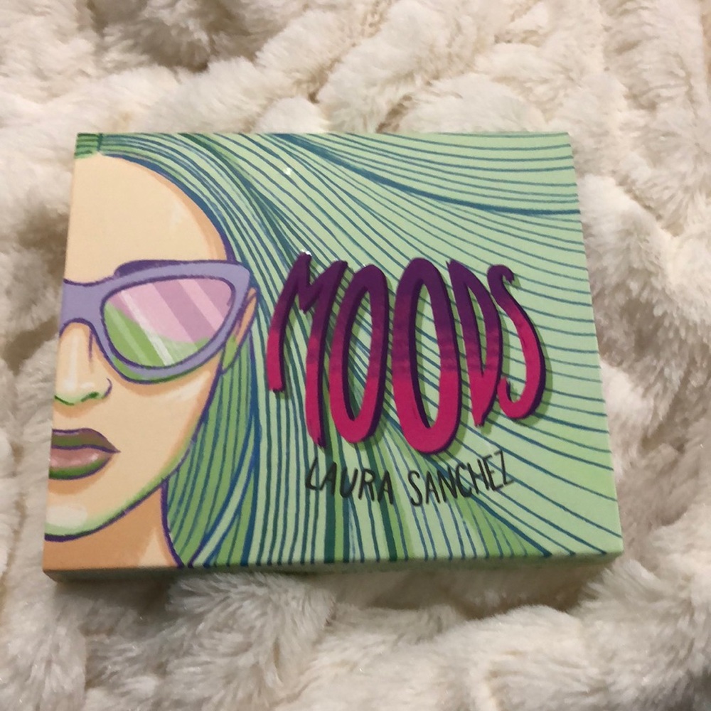 Laura Sanchez Moods palette NEW